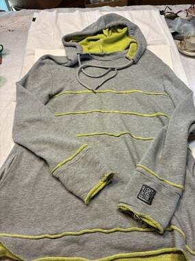 8ighth Dstrkt New York Pullover Hoodie Gray with Lime Green Exposed Seams Size 2